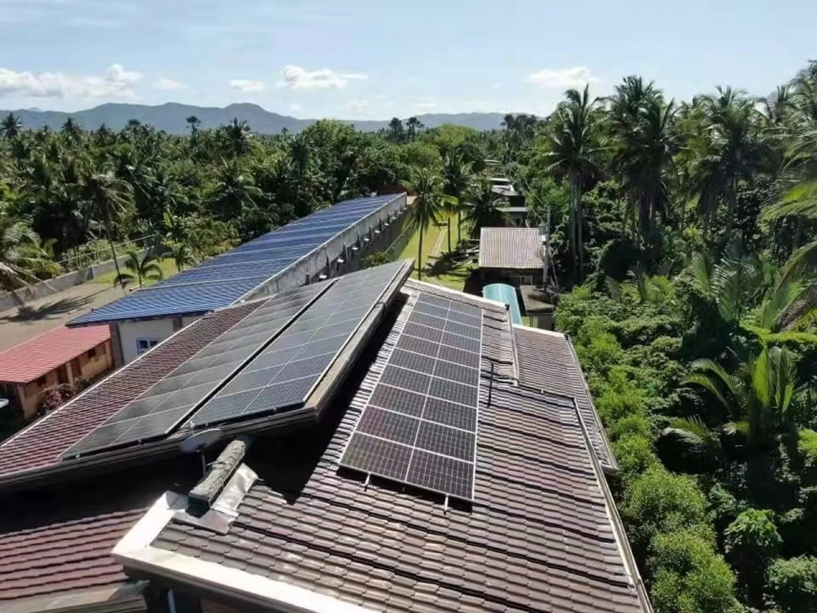 16.5 kW rooftop solar array
