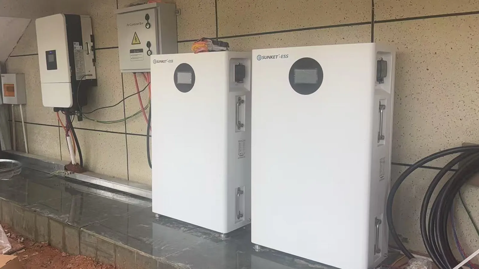 32 kWh commercial battery storage