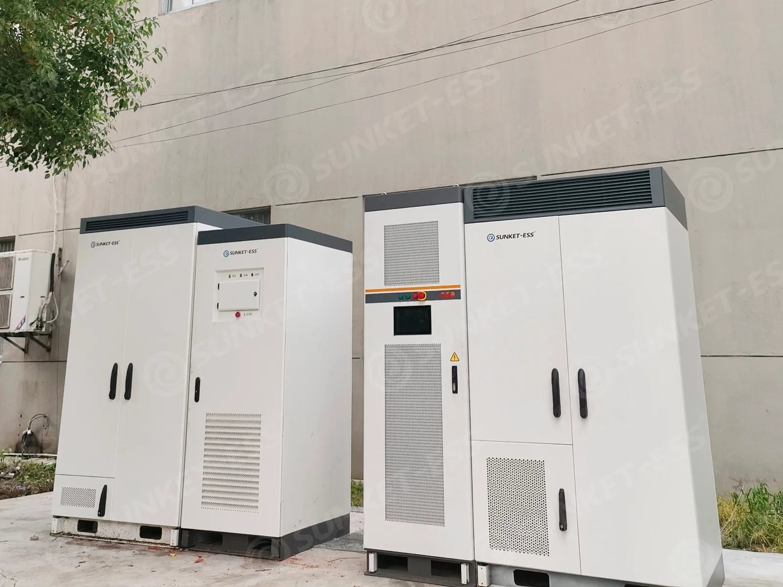 Outdoor commercial storage cabinets