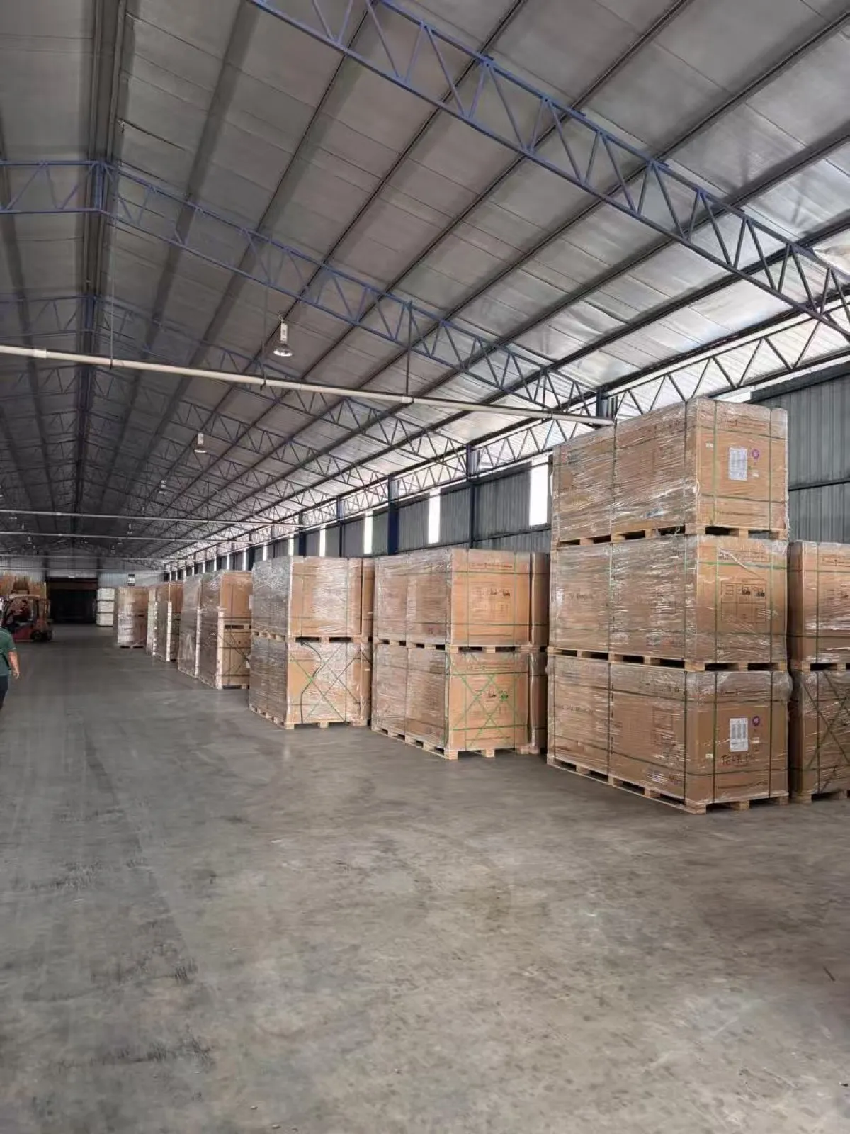 SUNKET warehouse in Klang — palletised module stock